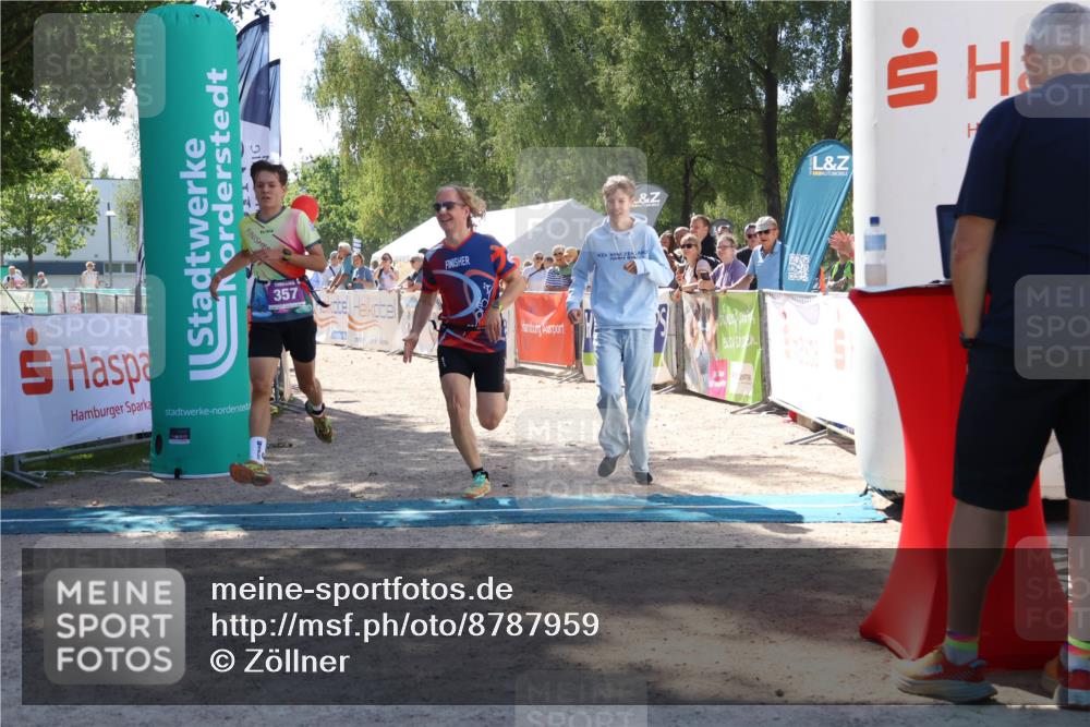 07.09.2025 - 19. Norderstedt Triathlon Zöllner http://msf.ph/oto/8787959 07.09.2025 13:39:24 Ziel 357, 1271 meine-sportfotos.de