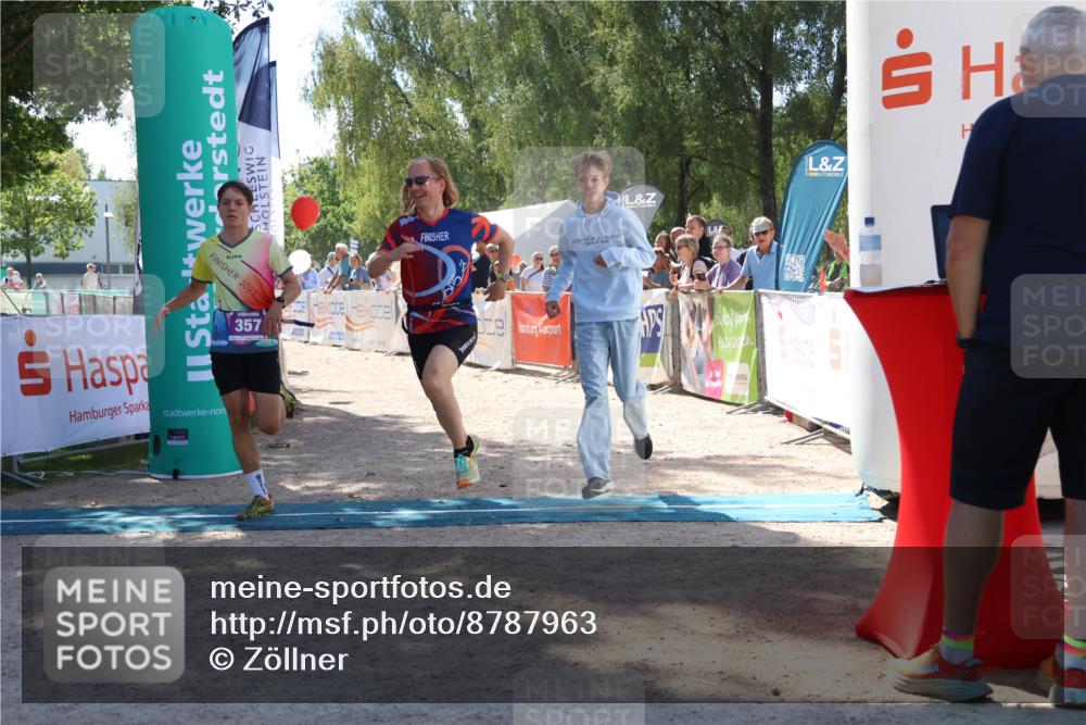 07.09.2025 - 19. Norderstedt Triathlon Zöllner http://msf.ph/oto/8787963 07.09.2025 13:39:24 Ziel 357, 1271 meine-sportfotos.de
