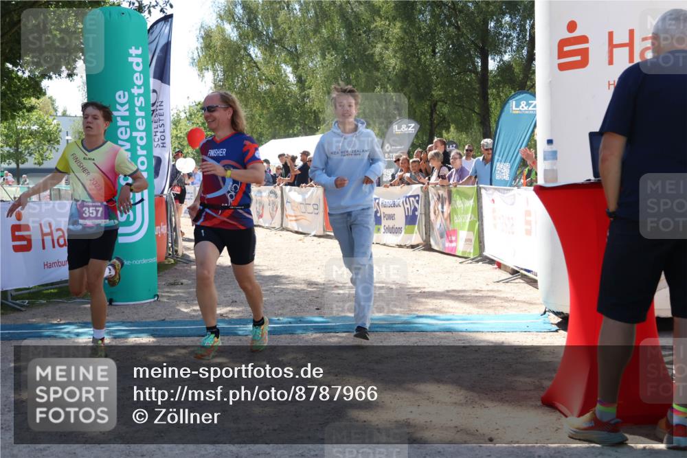 07.09.2025 - 19. Norderstedt Triathlon Zöllner http://msf.ph/oto/8787966 07.09.2025 13:39:24 Ziel 357, 1271 meine-sportfotos.de