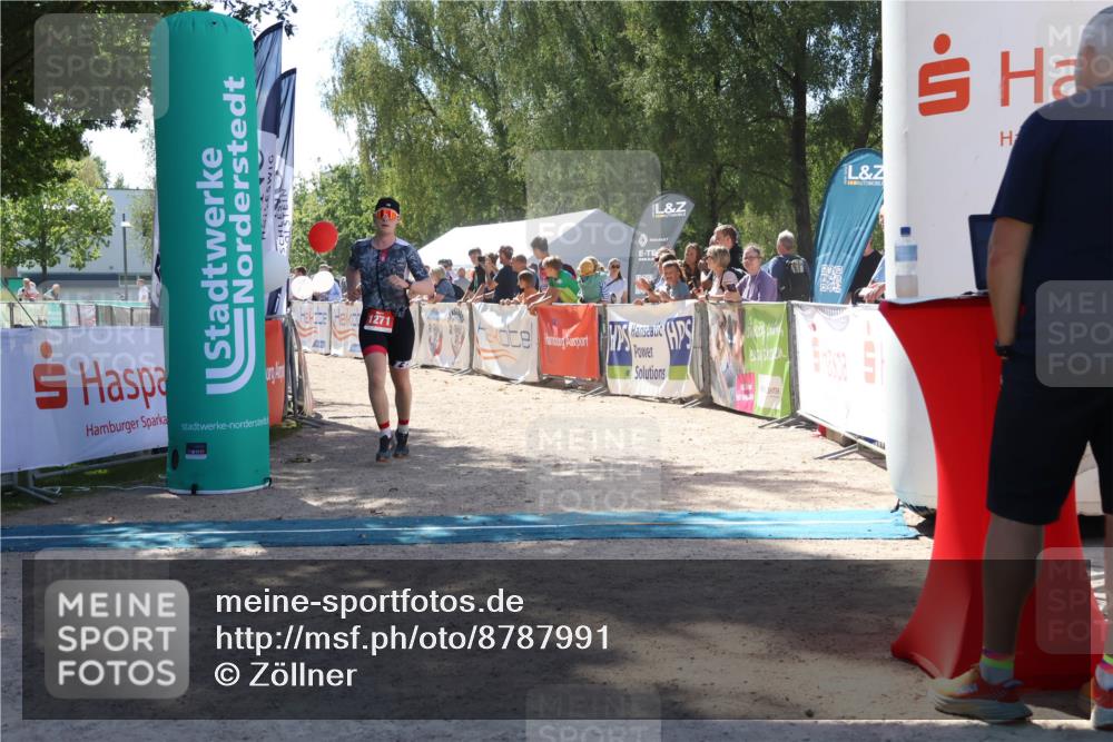 07.09.2025 - 19. Norderstedt Triathlon Zöllner http://msf.ph/oto/8787991 07.09.2025 13:39:27 Ziel 357, 1271 meine-sportfotos.de
