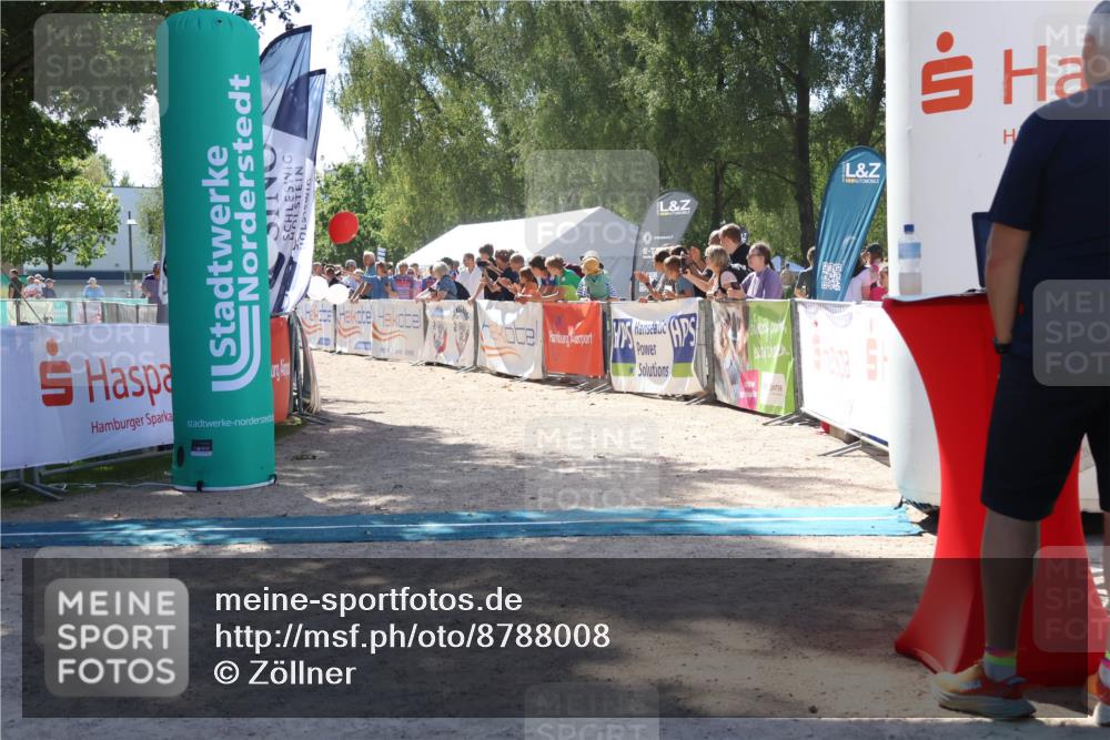 07.09.2025 - 19. Norderstedt Triathlon Zöllner http://msf.ph/oto/8788008 07.09.2025 13:39:40 Ziel  meine-sportfotos.de