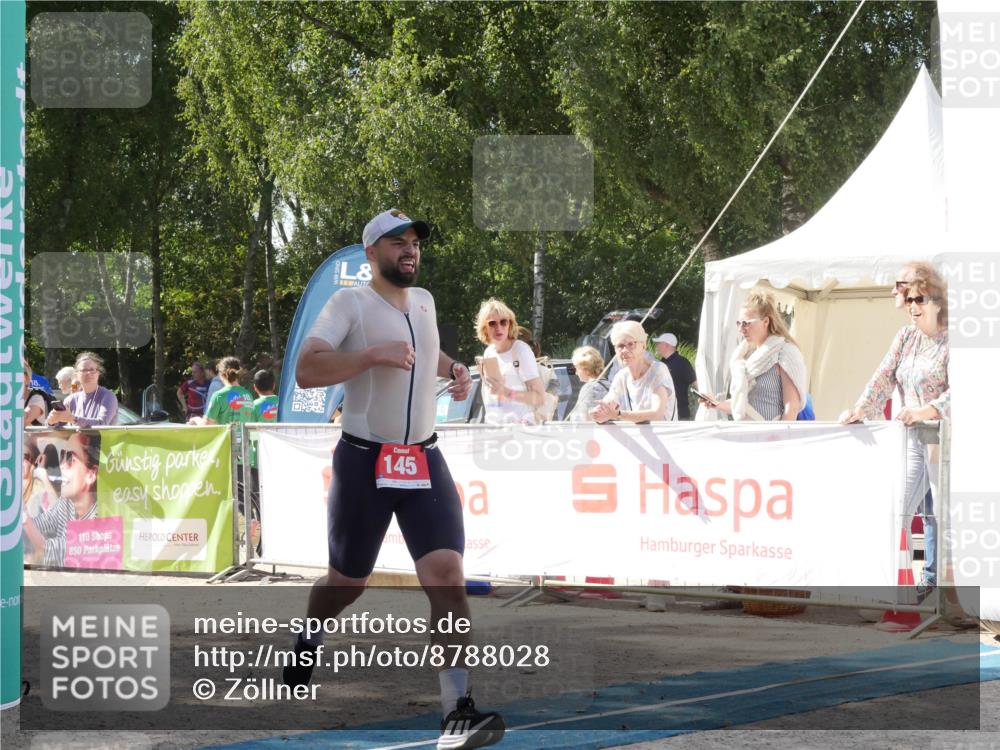 07.09.2025 - 19. Norderstedt Triathlon Zöllner http://msf.ph/oto/8788028 07.09.2025 13:36:40 Ziel 145, 1326 meine-sportfotos.de
