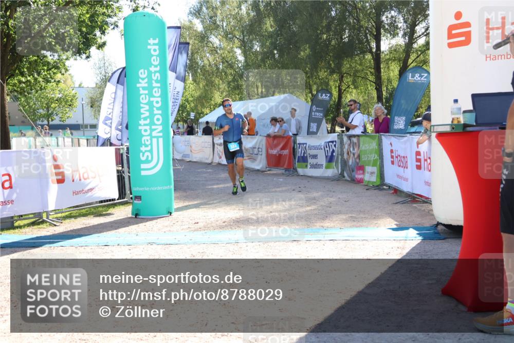 07.09.2025 - 19. Norderstedt Triathlon Zöllner http://msf.ph/oto/8788029 07.09.2025 16:03:24 Ziel 382 meine-sportfotos.de