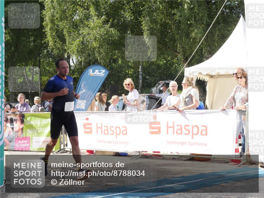 07.09.2025 - 19. Norderstedt Triathlon Zöllner http://msf.ph/oto/8788034 07.09.2025 13:36:46 Ziel 145, 222 meine-sportfotos.de