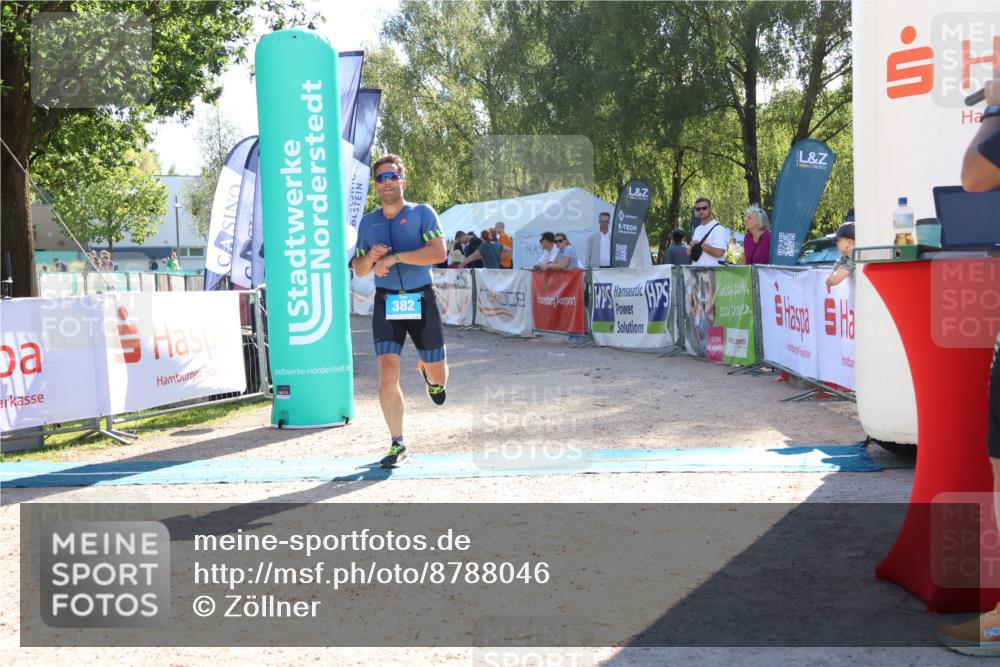 07.09.2025 - 19. Norderstedt Triathlon Zöllner http://msf.ph/oto/8788046 07.09.2025 16:03:25 Ziel 382 meine-sportfotos.de