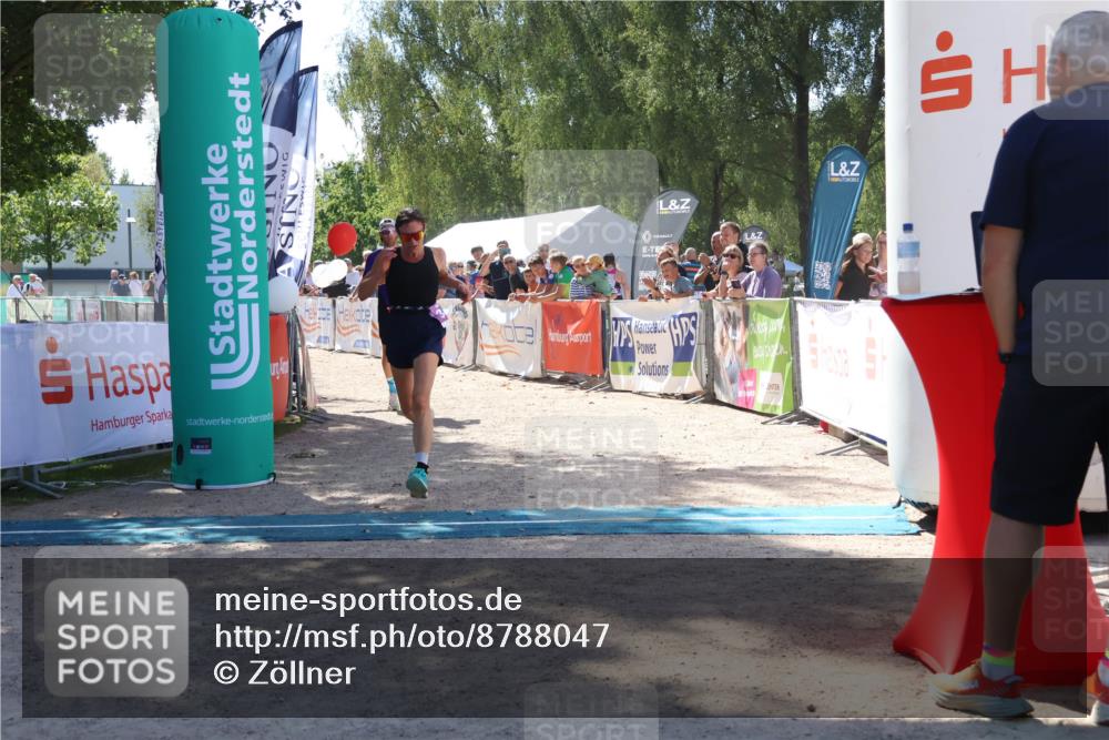07.09.2025 - 19. Norderstedt Triathlon Zöllner http://msf.ph/oto/8788047 07.09.2025 13:39:45 Ziel 346, 1388 meine-sportfotos.de