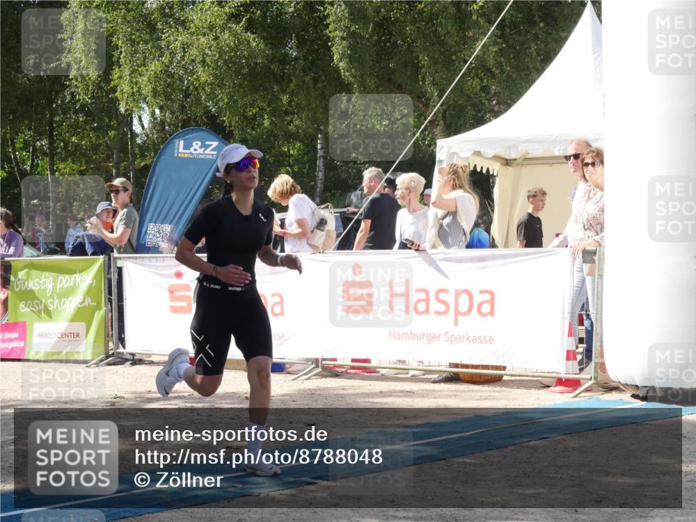 07.09.2025 - 19. Norderstedt Triathlon Zöllner http://msf.ph/oto/8788048 07.09.2025 13:36:54 Ziel 718 meine-sportfotos.de