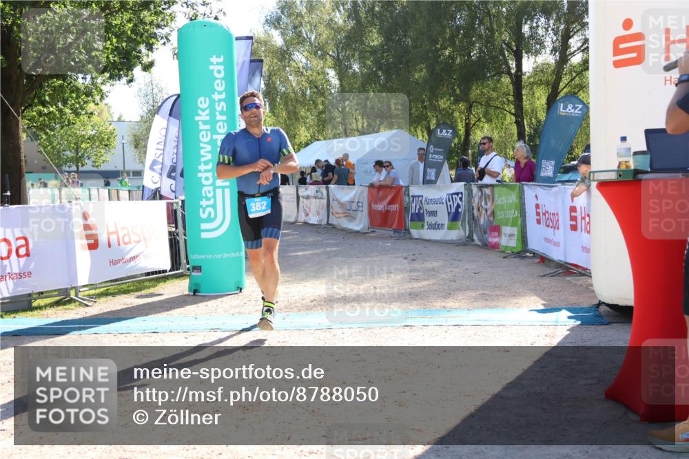 07.09.2025 - 19. Norderstedt Triathlon Zöllner http://msf.ph/oto/8788050 07.09.2025 16:03:26 Ziel 382 meine-sportfotos.de