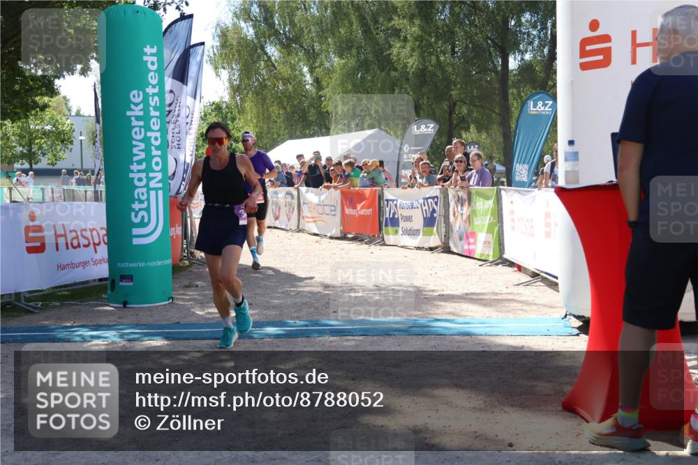 07.09.2025 - 19. Norderstedt Triathlon Zöllner http://msf.ph/oto/8788052 07.09.2025 13:39:46 Ziel 346, 1388 meine-sportfotos.de