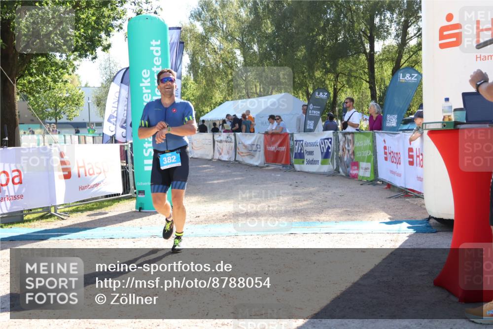 07.09.2025 - 19. Norderstedt Triathlon Zöllner http://msf.ph/oto/8788054 07.09.2025 16:03:26 Ziel 382 meine-sportfotos.de
