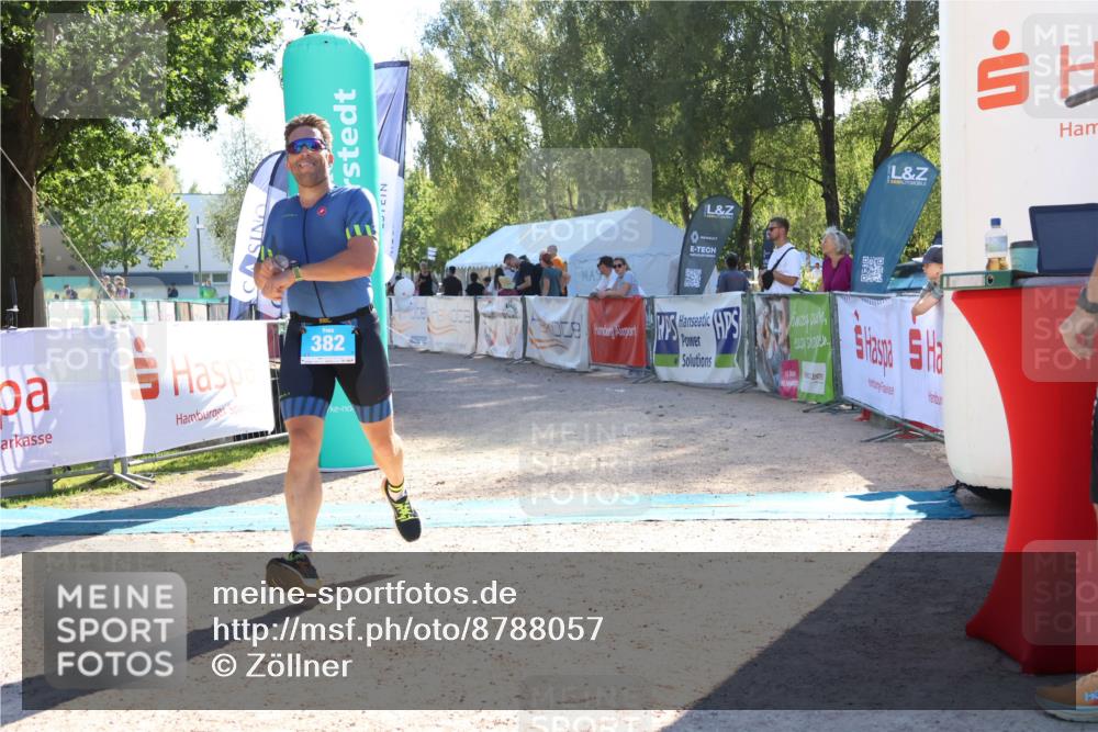 07.09.2025 - 19. Norderstedt Triathlon Zöllner http://msf.ph/oto/8788057 07.09.2025 16:03:26 Ziel 382 meine-sportfotos.de
