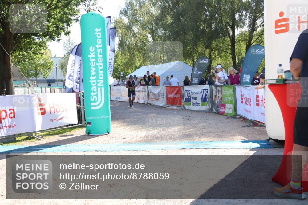 07.09.2025 - 19. Norderstedt Triathlon Zöllner http://msf.ph/oto/8788059 07.09.2025 16:03:57 Ziel  meine-sportfotos.de