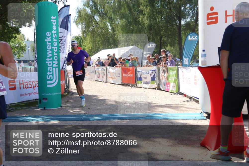 07.09.2025 - 19. Norderstedt Triathlon Zöllner http://msf.ph/oto/8788066 07.09.2025 13:39:47 Ziel 346, 1388 meine-sportfotos.de