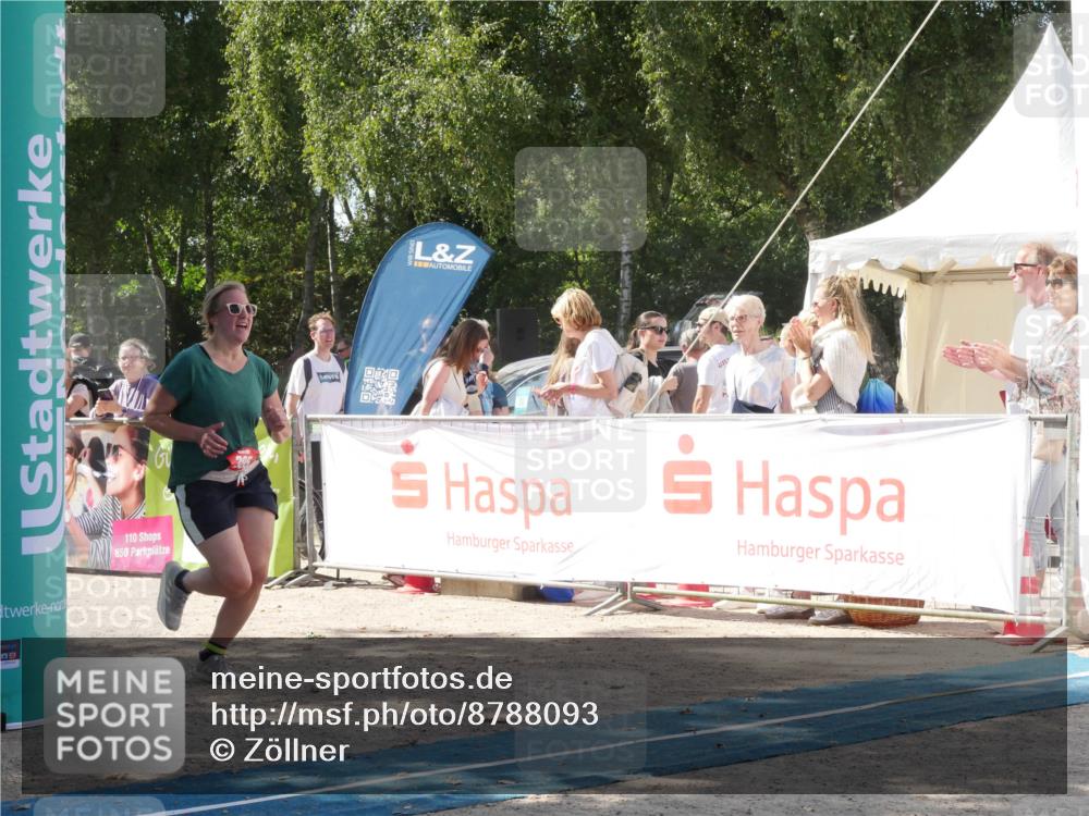 07.09.2025 - 19. Norderstedt Triathlon Zöllner http://msf.ph/oto/8788093 07.09.2025 13:37:55 Ziel 305 meine-sportfotos.de