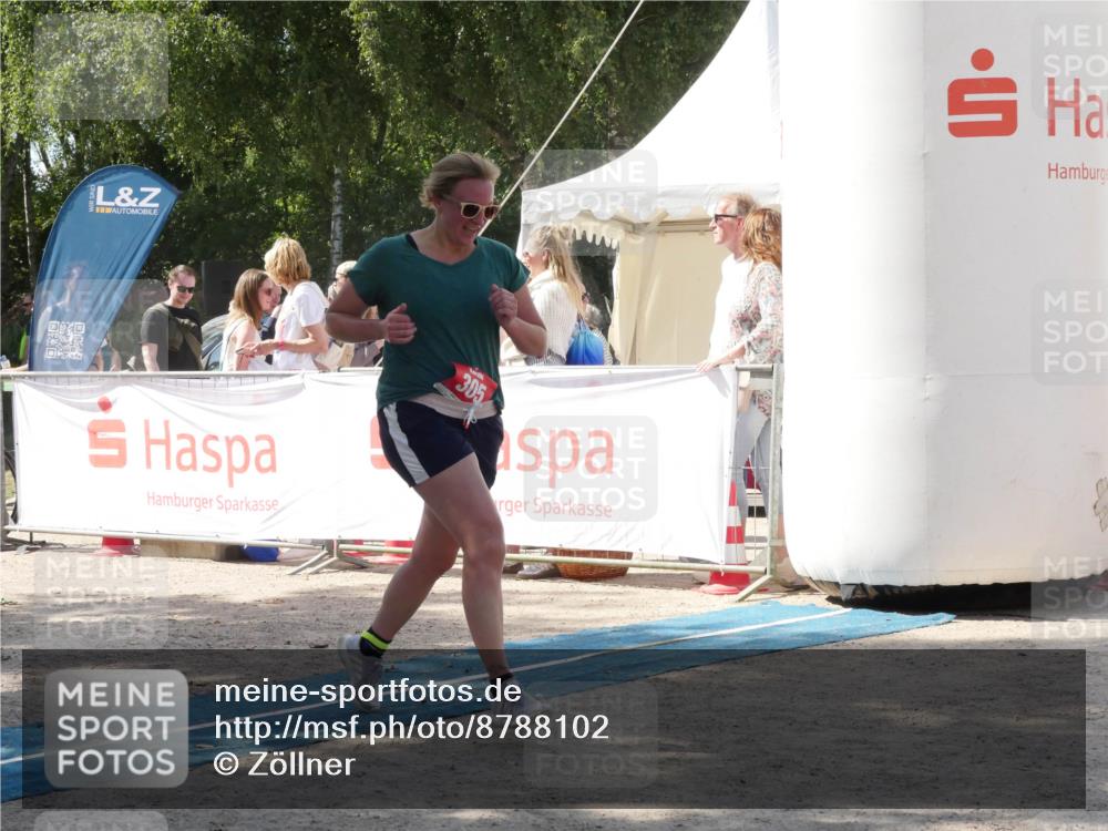 07.09.2025 - 19. Norderstedt Triathlon Zöllner http://msf.ph/oto/8788102 07.09.2025 13:37:56 Ziel 305 meine-sportfotos.de