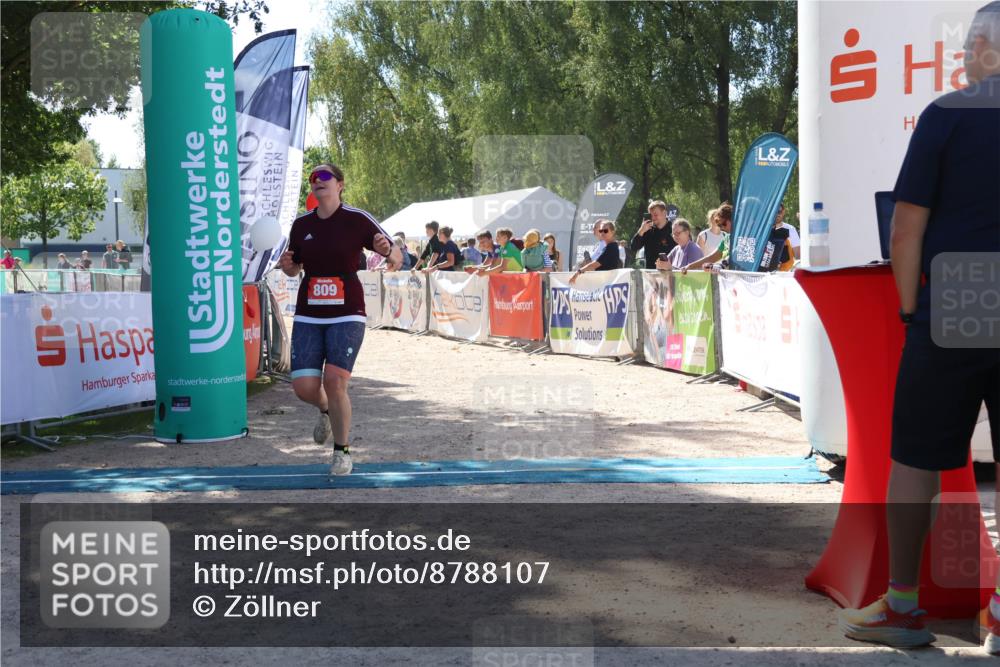 07.09.2025 - 19. Norderstedt Triathlon Zöllner http://msf.ph/oto/8788107 07.09.2025 13:40:09 Ziel 809 meine-sportfotos.de