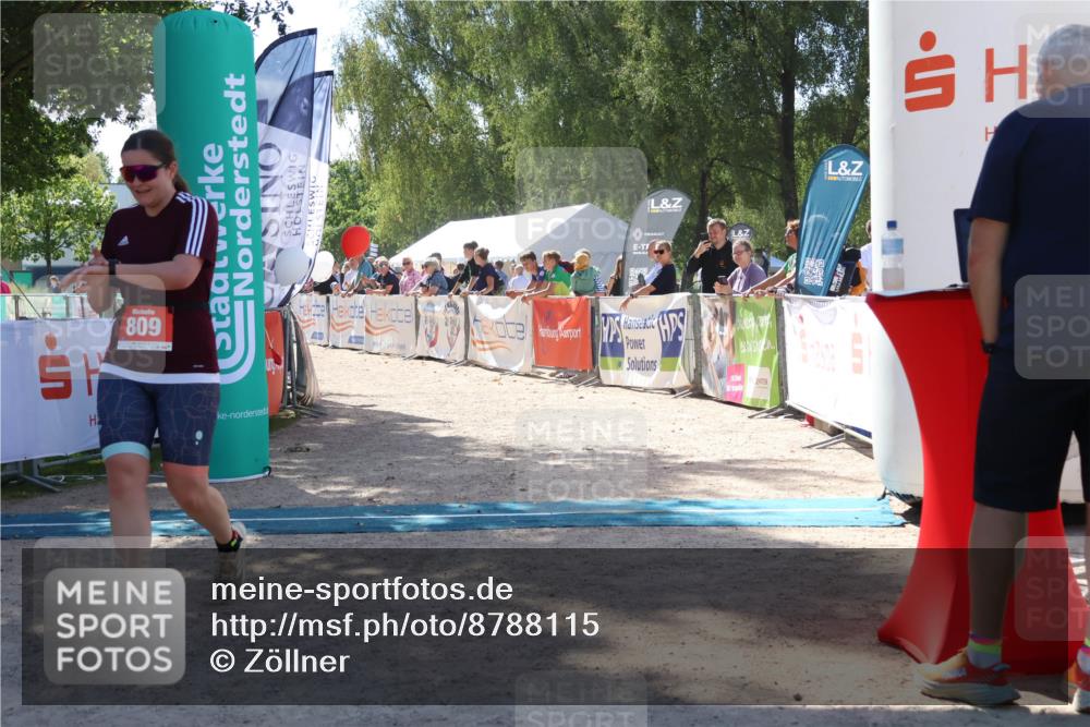 07.09.2025 - 19. Norderstedt Triathlon Zöllner http://msf.ph/oto/8788115 07.09.2025 13:40:11 Ziel 809 meine-sportfotos.de