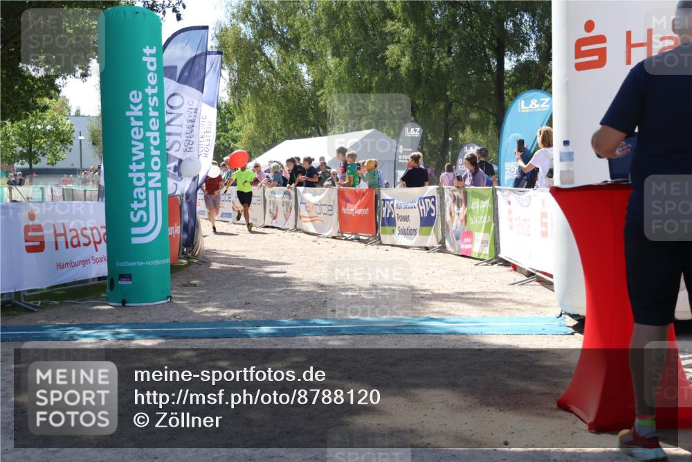 07.09.2025 - 19. Norderstedt Triathlon Zöllner http://msf.ph/oto/8788120 07.09.2025 13:41:03 Ziel 313, 347 meine-sportfotos.de