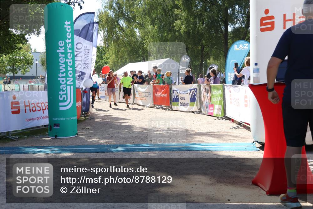 07.09.2025 - 19. Norderstedt Triathlon Zöllner http://msf.ph/oto/8788129 07.09.2025 13:41:03 Ziel 313, 347 meine-sportfotos.de