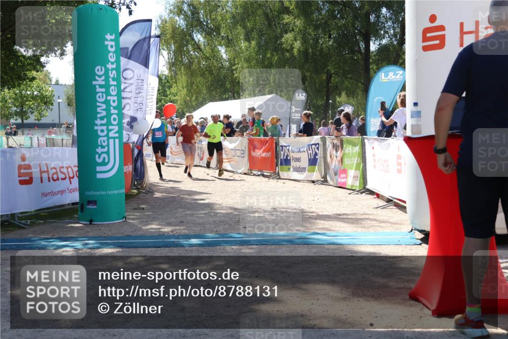 07.09.2025 - 19. Norderstedt Triathlon Zöllner http://msf.ph/oto/8788131 07.09.2025 13:41:04 Ziel 313, 347 meine-sportfotos.de