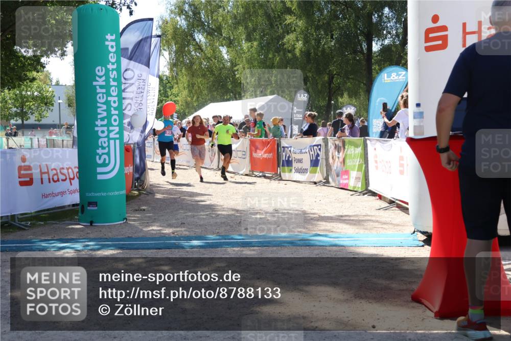 07.09.2025 - 19. Norderstedt Triathlon Zöllner http://msf.ph/oto/8788133 07.09.2025 13:41:04 Ziel 313, 347 meine-sportfotos.de