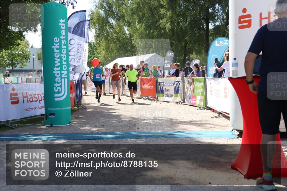 07.09.2025 - 19. Norderstedt Triathlon Zöllner http://msf.ph/oto/8788135 07.09.2025 13:41:04 Ziel 313, 347 meine-sportfotos.de