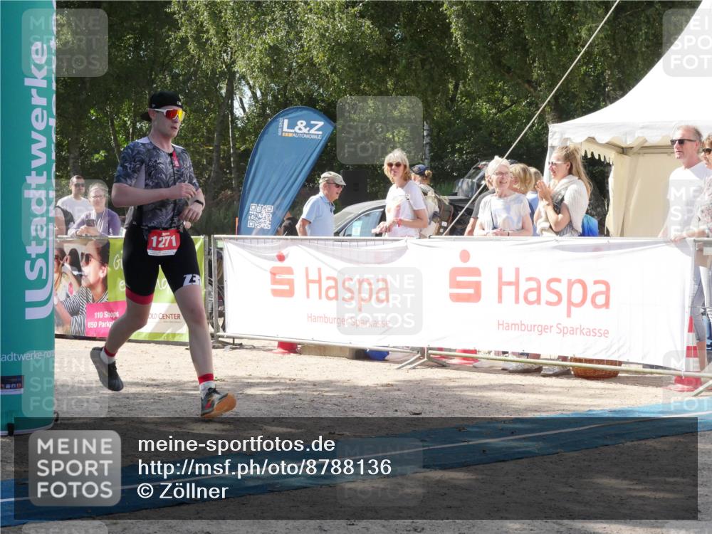 07.09.2025 - 19. Norderstedt Triathlon Zöllner http://msf.ph/oto/8788136 07.09.2025 13:39:29 Ziel 357, 1271 meine-sportfotos.de