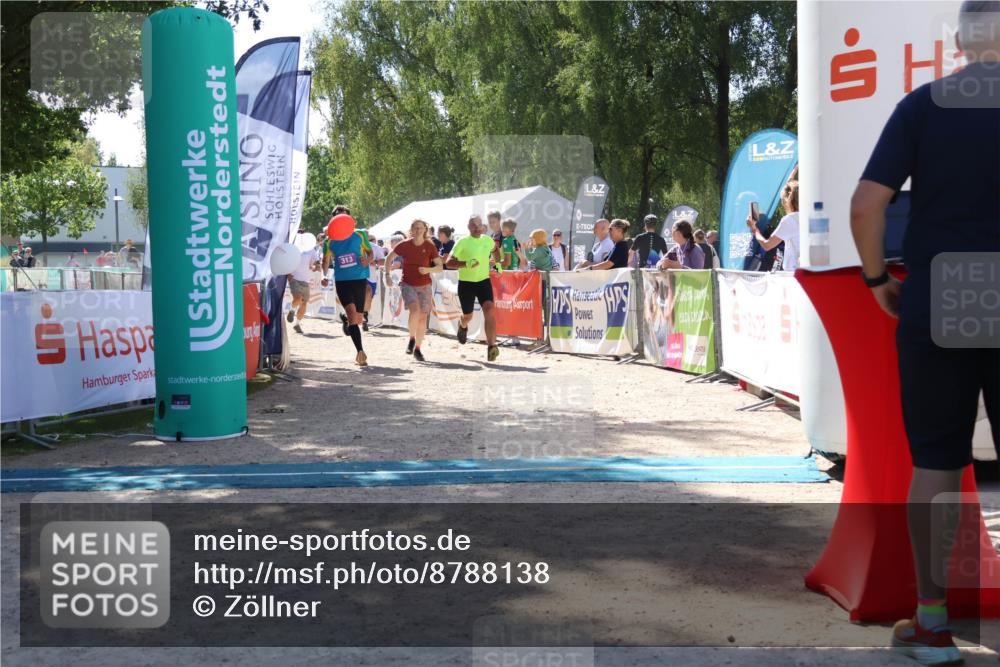 07.09.2025 - 19. Norderstedt Triathlon Zöllner http://msf.ph/oto/8788138 07.09.2025 13:41:04 Ziel 313, 347 meine-sportfotos.de