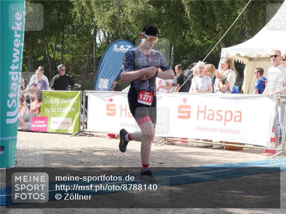 07.09.2025 - 19. Norderstedt Triathlon Zöllner http://msf.ph/oto/8788140 07.09.2025 13:39:30 Ziel 357, 1271 meine-sportfotos.de