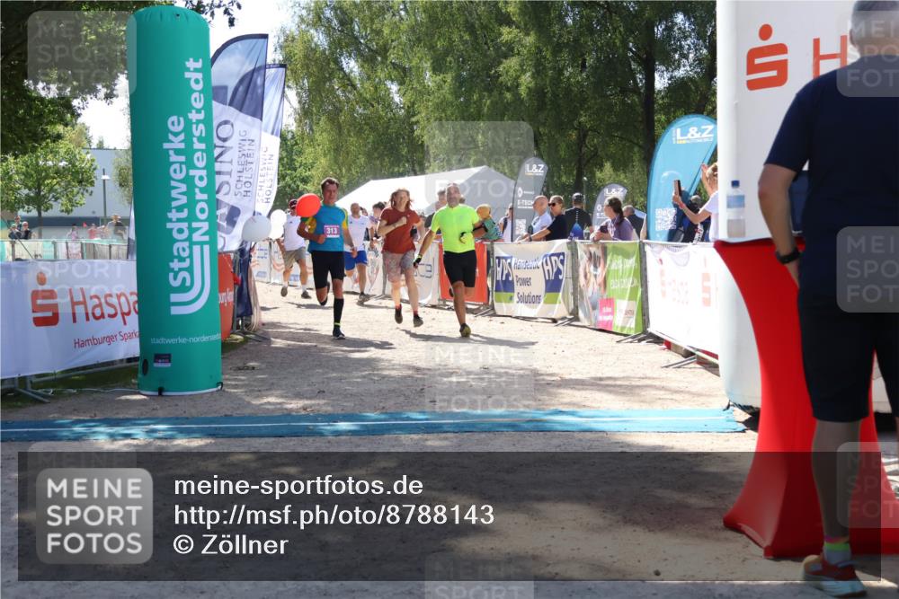 07.09.2025 - 19. Norderstedt Triathlon Zöllner http://msf.ph/oto/8788143 07.09.2025 13:41:05 Ziel 313, 347 meine-sportfotos.de