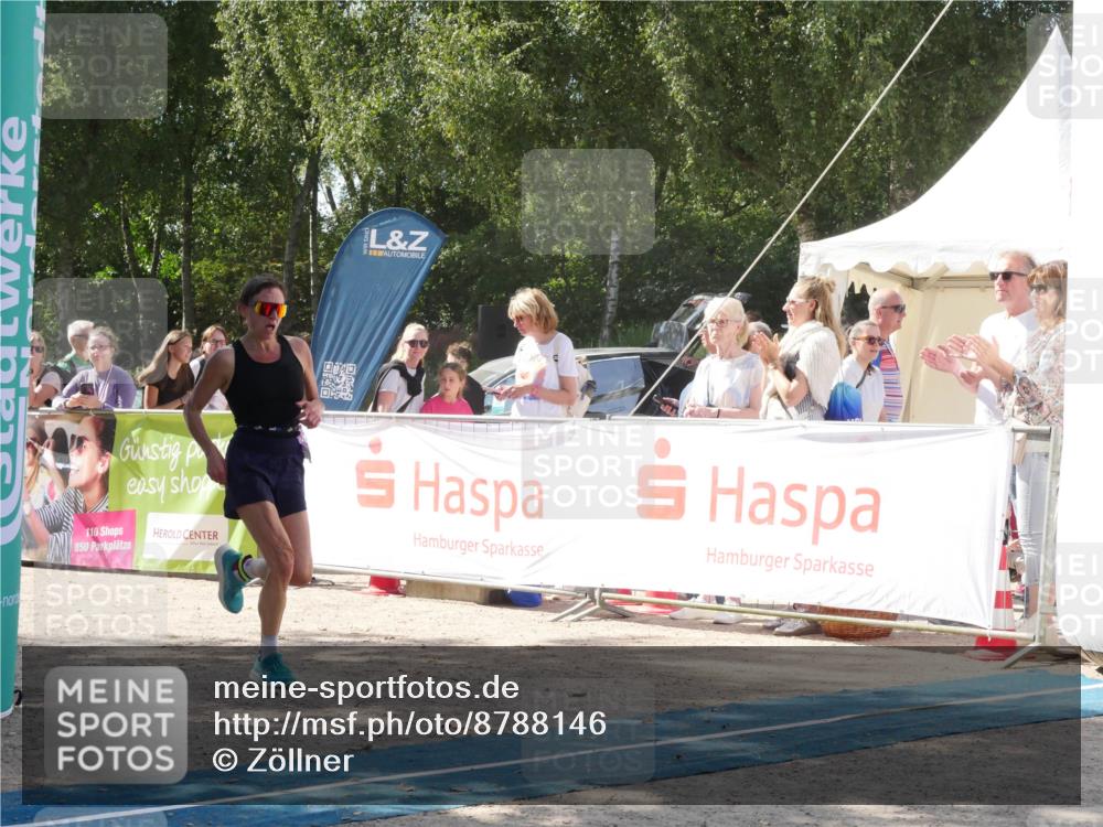 07.09.2025 - 19. Norderstedt Triathlon Zöllner http://msf.ph/oto/8788146 07.09.2025 13:39:47 Ziel 346, 1388 meine-sportfotos.de