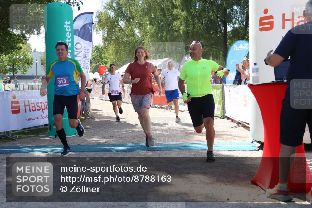 07.09.2025 - 19. Norderstedt Triathlon Zöllner http://msf.ph/oto/8788163 07.09.2025 13:41:06 Ziel 313, 347, 755 meine-sportfotos.de