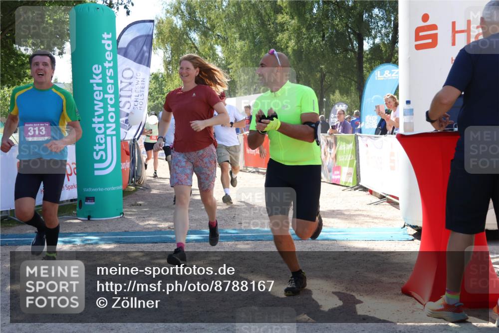 07.09.2025 - 19. Norderstedt Triathlon Zöllner http://msf.ph/oto/8788167 07.09.2025 13:41:07 Ziel 313, 347, 755 meine-sportfotos.de