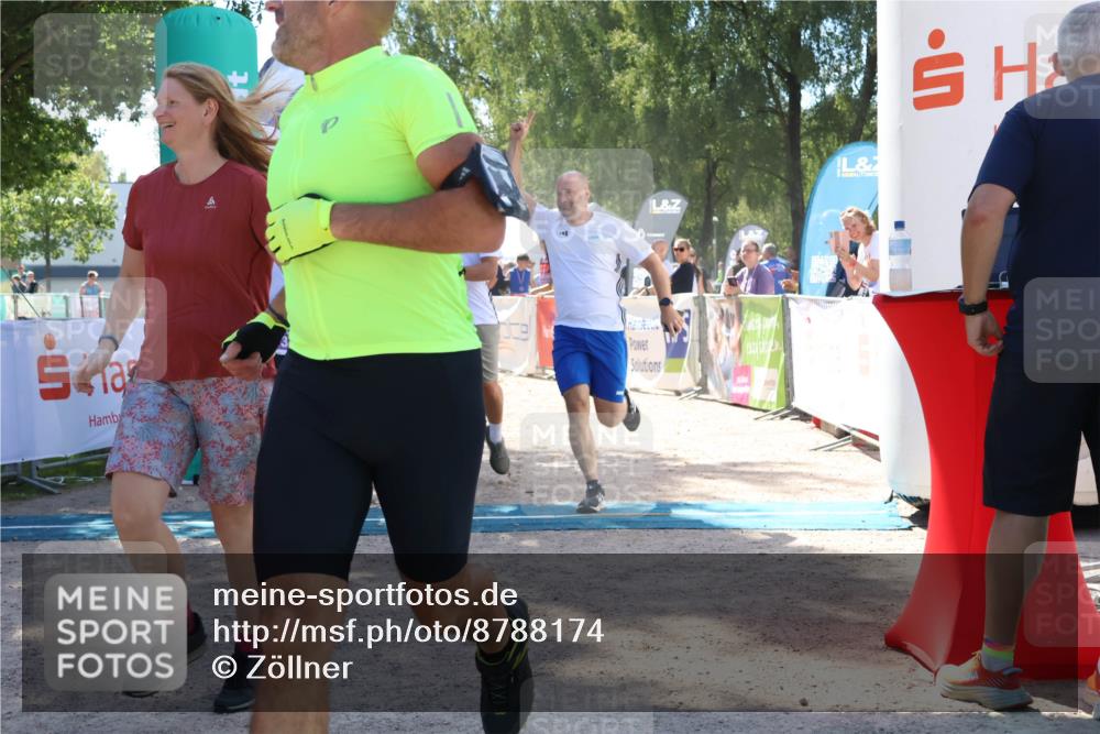 07.09.2025 - 19. Norderstedt Triathlon Zöllner http://msf.ph/oto/8788174 07.09.2025 13:41:07 Ziel 313, 347, 755 meine-sportfotos.de