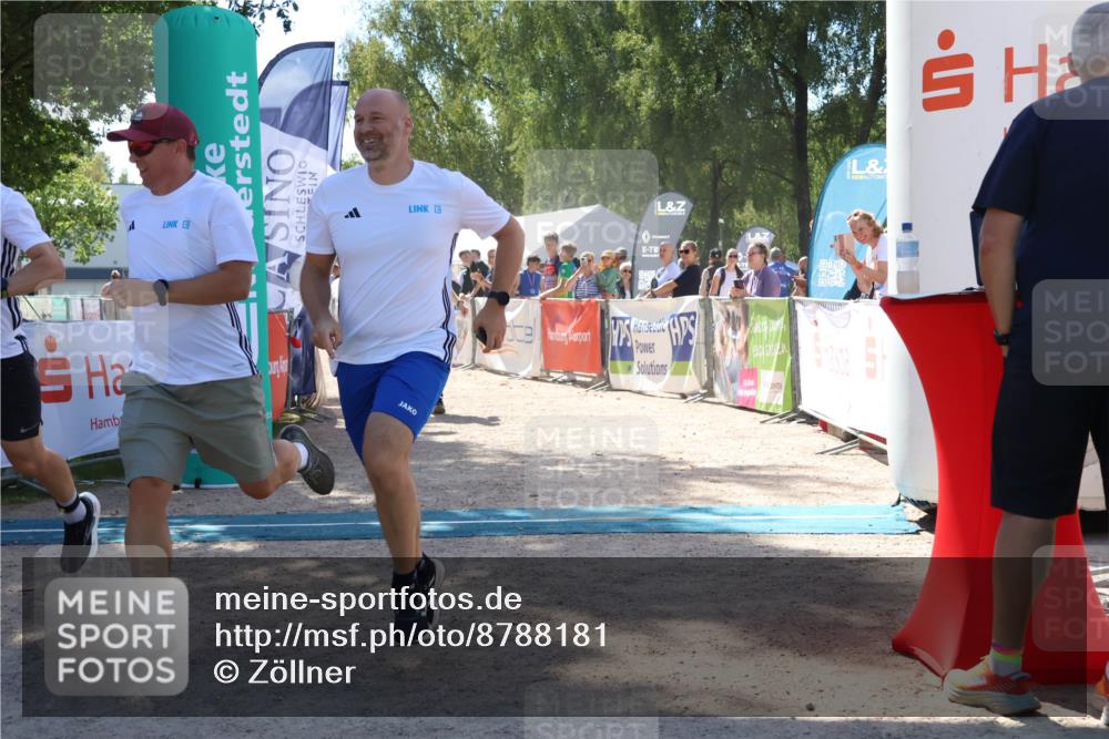 07.09.2025 - 19. Norderstedt Triathlon Zöllner http://msf.ph/oto/8788181 07.09.2025 13:41:08 Ziel 313, 347, 755 meine-sportfotos.de