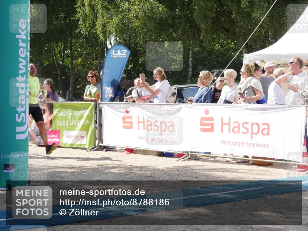 07.09.2025 - 19. Norderstedt Triathlon Zöllner http://msf.ph/oto/8788186 07.09.2025 13:41:07 Ziel 313, 347 meine-sportfotos.de