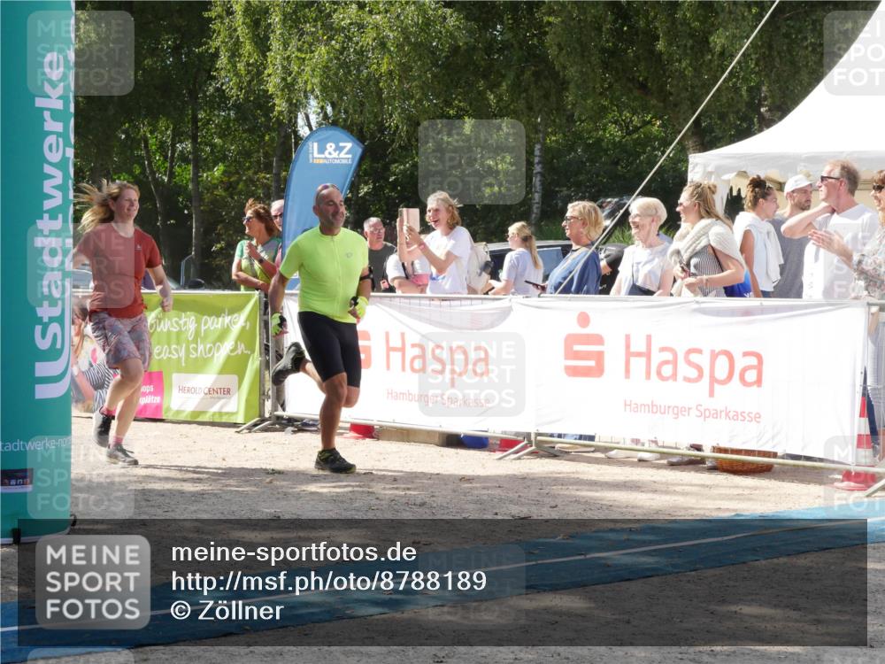 07.09.2025 - 19. Norderstedt Triathlon Zöllner http://msf.ph/oto/8788189 07.09.2025 13:41:07 Ziel 313, 347 meine-sportfotos.de