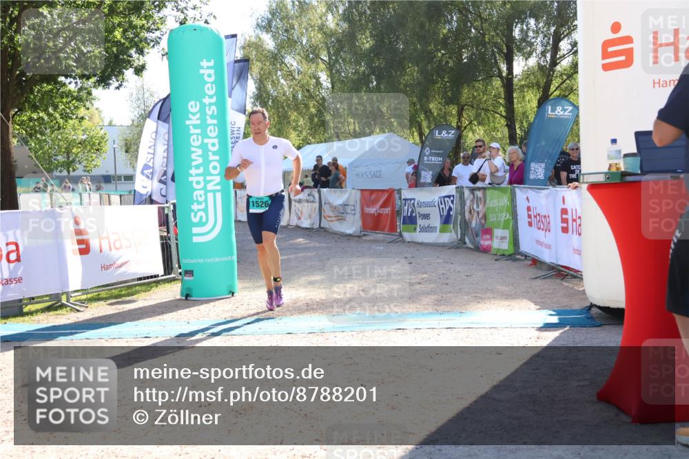 07.09.2025 - 19. Norderstedt Triathlon Zöllner http://msf.ph/oto/8788201 07.09.2025 16:05:36 Ziel 1526 meine-sportfotos.de