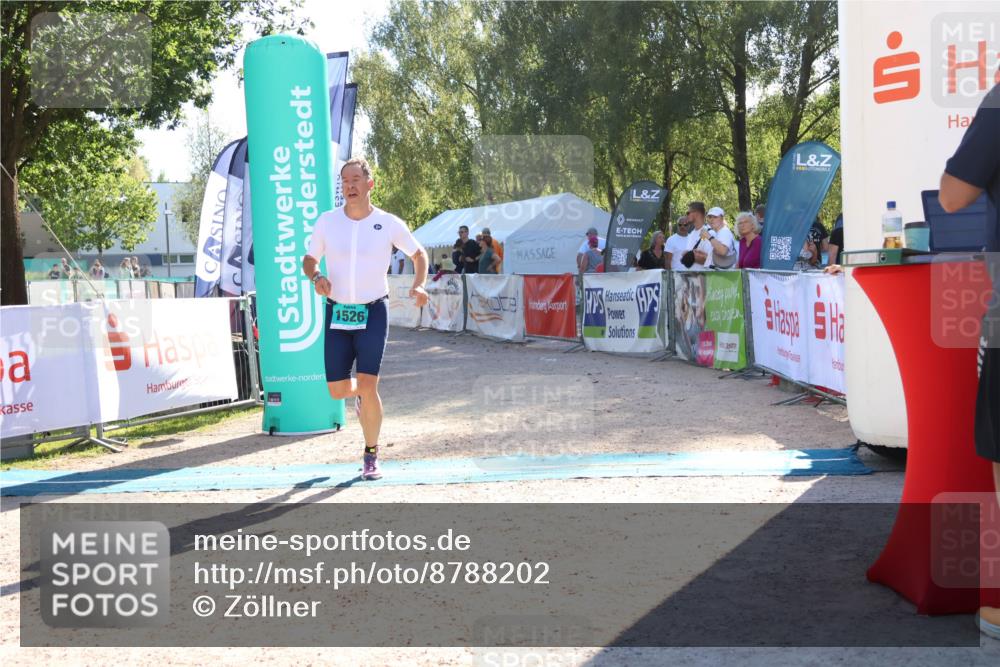 07.09.2025 - 19. Norderstedt Triathlon Zöllner http://msf.ph/oto/8788202 07.09.2025 16:05:36 Ziel 1526 meine-sportfotos.de