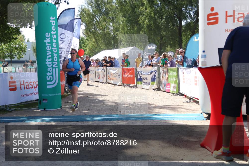 07.09.2025 - 19. Norderstedt Triathlon Zöllner http://msf.ph/oto/8788216 07.09.2025 13:41:22 Ziel 742, 1299 meine-sportfotos.de