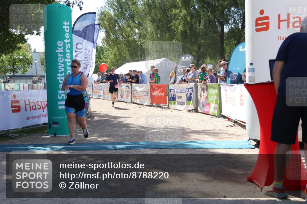 07.09.2025 - 19. Norderstedt Triathlon Zöllner http://msf.ph/oto/8788220 07.09.2025 13:41:22 Ziel 742, 1299 meine-sportfotos.de