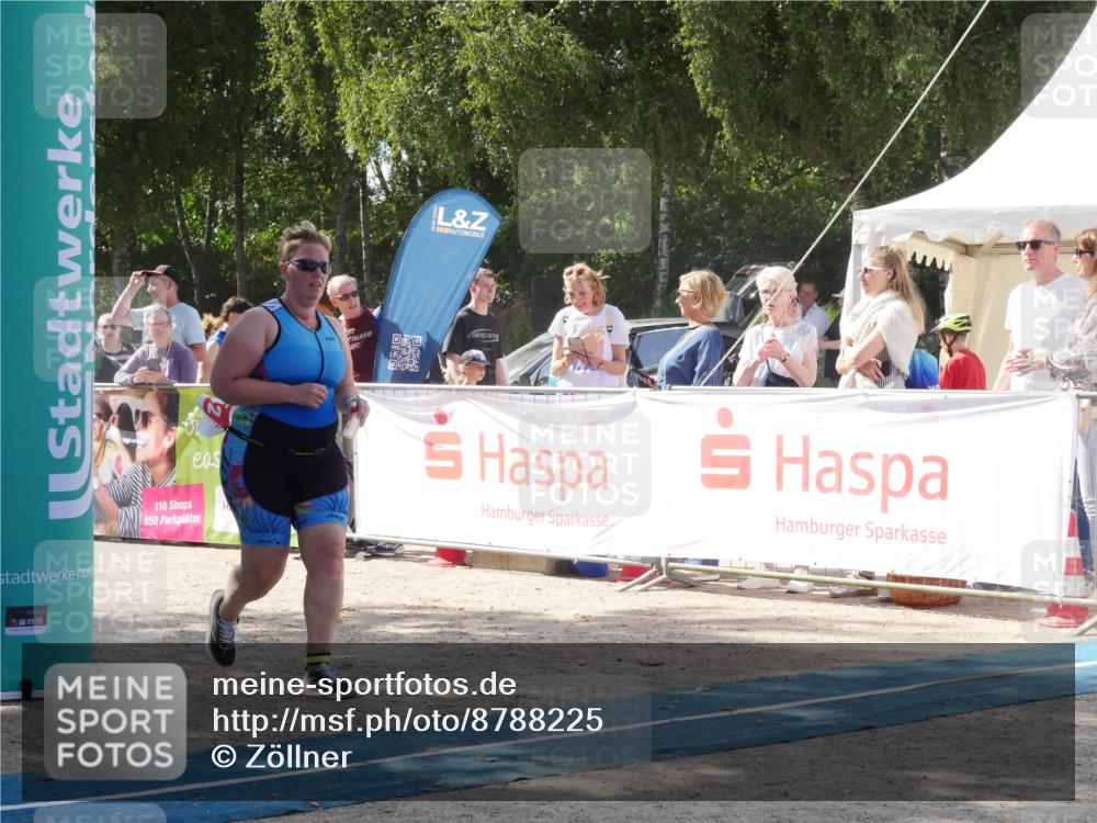 07.09.2025 - 19. Norderstedt Triathlon Zöllner http://msf.ph/oto/8788225 07.09.2025 13:41:23 Ziel 742, 1299 meine-sportfotos.de