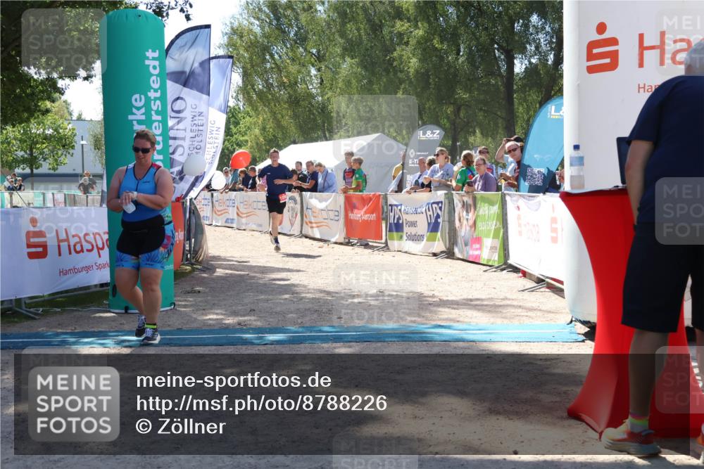07.09.2025 - 19. Norderstedt Triathlon Zöllner http://msf.ph/oto/8788226 07.09.2025 13:41:23 Ziel 742, 1299 meine-sportfotos.de