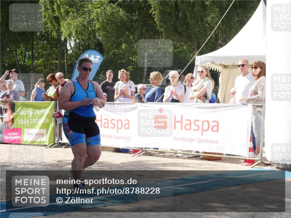 07.09.2025 - 19. Norderstedt Triathlon Zöllner http://msf.ph/oto/8788228 07.09.2025 13:41:24 Ziel 742, 1299 meine-sportfotos.de