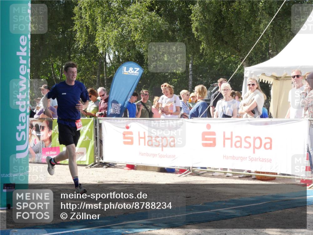 07.09.2025 - 19. Norderstedt Triathlon Zöllner http://msf.ph/oto/8788234 07.09.2025 13:41:27 Ziel 742, 1299 meine-sportfotos.de