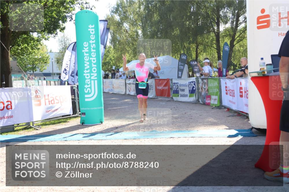 07.09.2025 - 19. Norderstedt Triathlon Zöllner http://msf.ph/oto/8788240 07.09.2025 16:07:09 Ziel 1530 meine-sportfotos.de