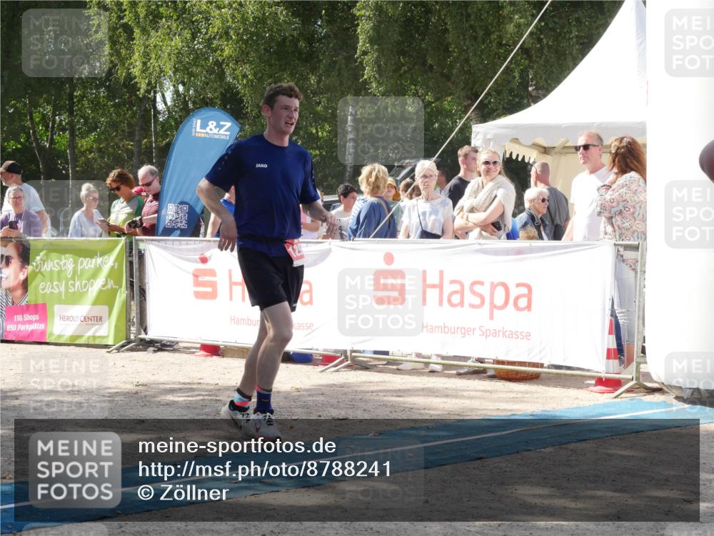 07.09.2025 - 19. Norderstedt Triathlon Zöllner http://msf.ph/oto/8788241 07.09.2025 13:41:27 Ziel 742, 1299 meine-sportfotos.de