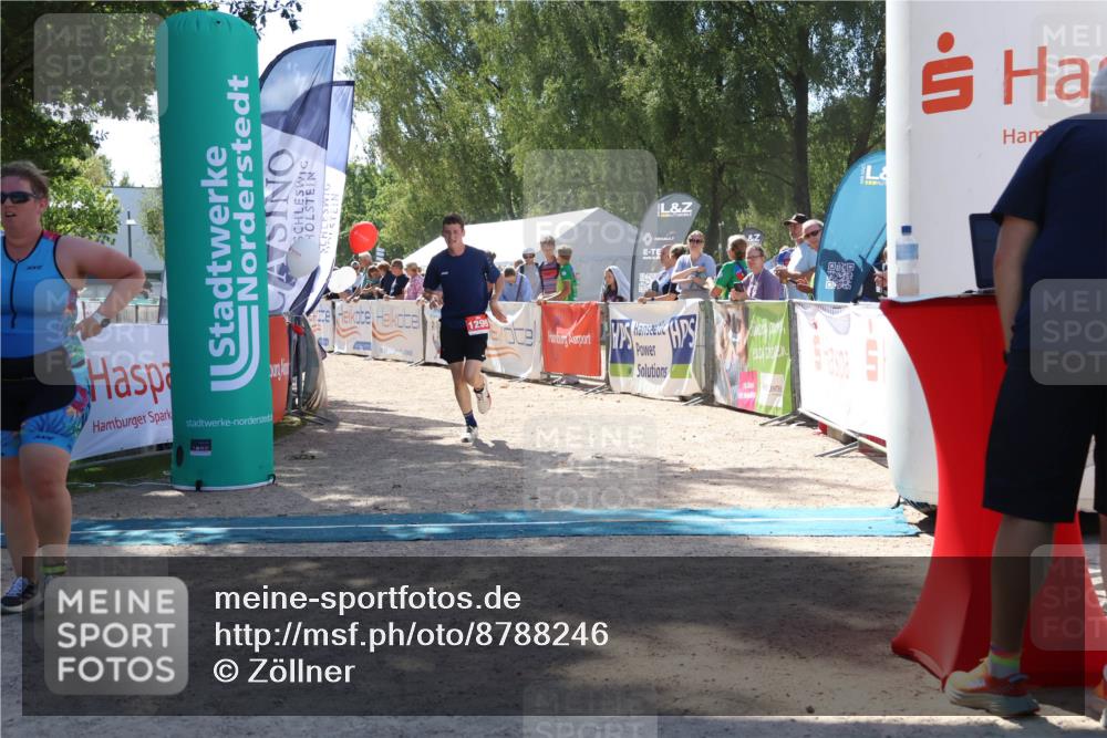 07.09.2025 - 19. Norderstedt Triathlon Zöllner http://msf.ph/oto/8788246 07.09.2025 13:41:24 Ziel 742, 1299 meine-sportfotos.de