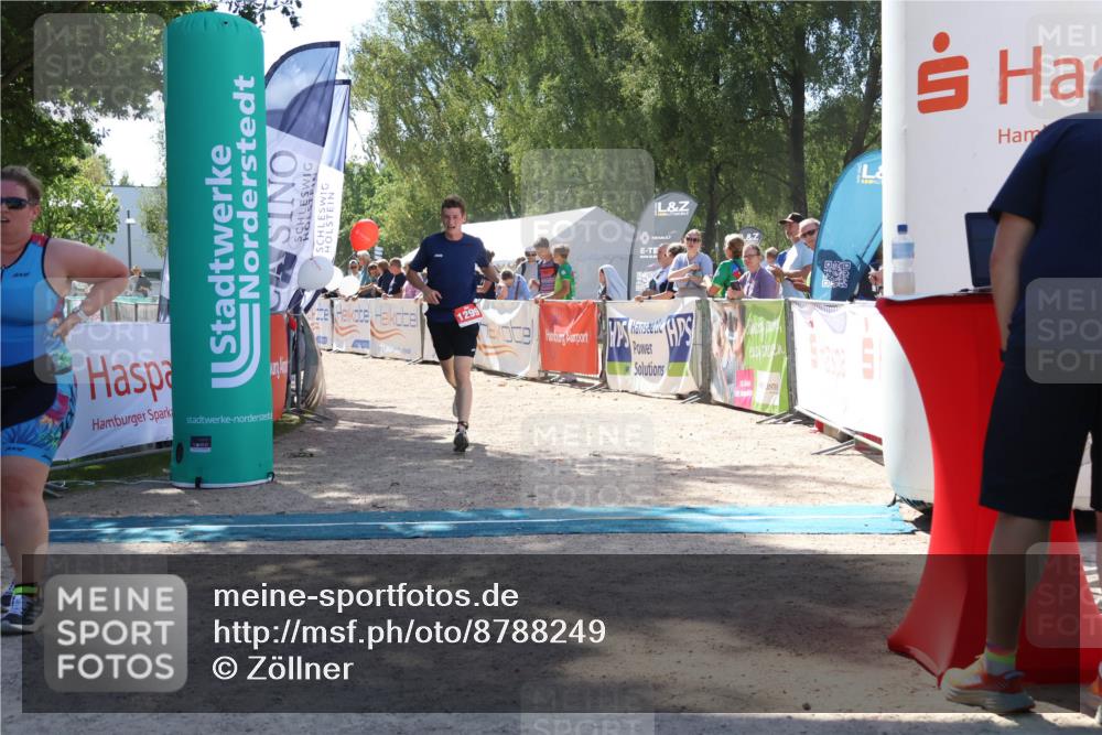 07.09.2025 - 19. Norderstedt Triathlon Zöllner http://msf.ph/oto/8788249 07.09.2025 13:41:25 Ziel 742, 1299 meine-sportfotos.de