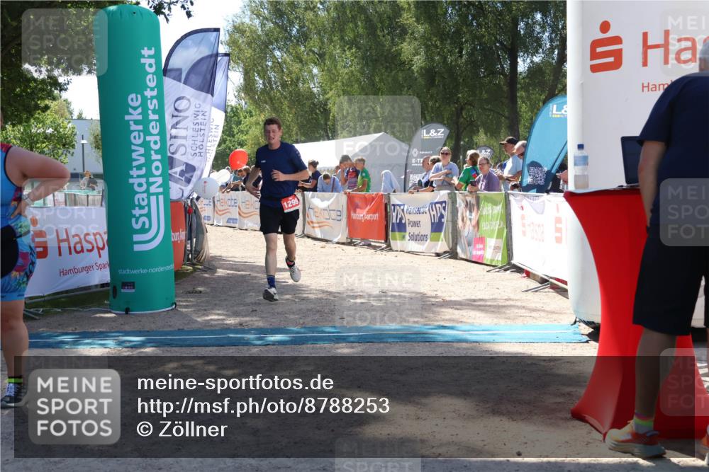07.09.2025 - 19. Norderstedt Triathlon Zöllner http://msf.ph/oto/8788253 07.09.2025 13:41:25 Ziel 742, 1299 meine-sportfotos.de